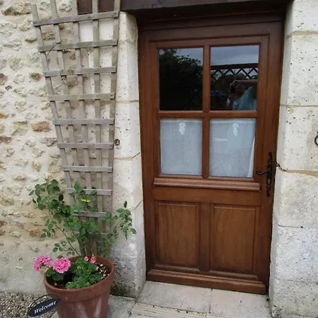 Le Tilleuil Bed & Breakfast Combiers
